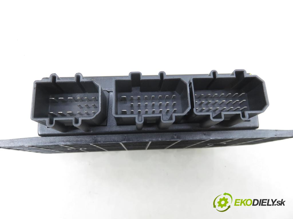 VW PASSAT B5.5 Variant (3B6) KOMBI 2001 85,00 2 - AZM 1984,00 MODUL komfortu 1C0959799A