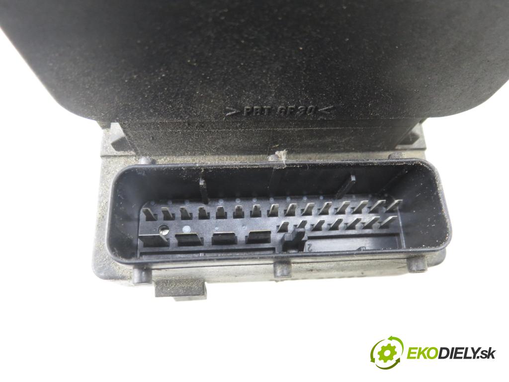 VW PASSAT B5 (3B2) SEDAN 1998 66,00 1.9 TDI 90 - AHU 1896,00 Pumpa ABS 0273004281 (Pumpa ABS)