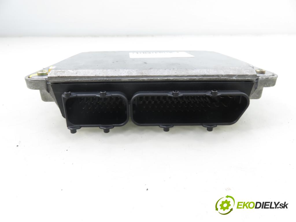 VW PASSAT B5 (3B2) SEDAN 1998 66,00 1.9 TDI 90 - AHU 1896,00 Riadiaca jednotka Motor 038906018P ; 0281001720