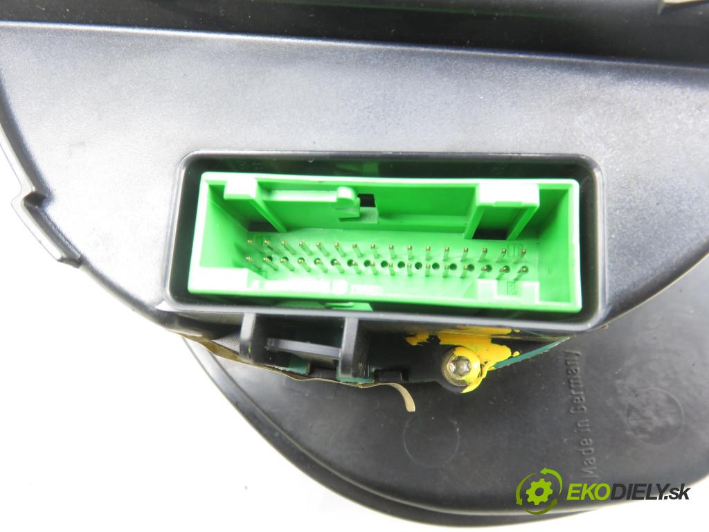 VW PASSAT B5 (3B2) SEDAN 1998 66,00 1.9 TDI 90 - AHU 1896,00 prístrojovka elektrický 3B0919861J