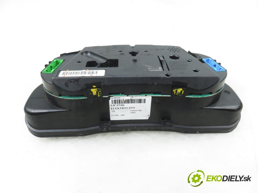 VW PASSAT B5 (3B2) SEDAN 1998 66,00 1.9 TDI 90 - AHU 1896,00 prístrojovka elektrický 3B0919861J