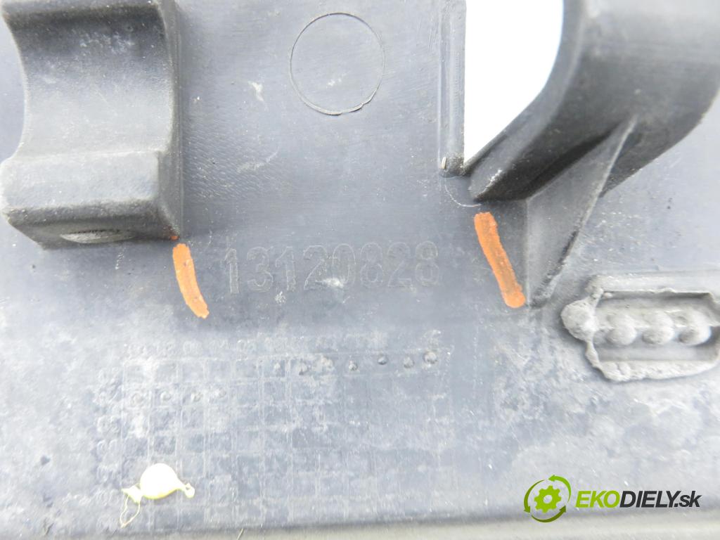 OPEL CORSA C (X01) HB 2004 51,00 1.3 CDTI - Z 13 DT 1248,00 Mriežka / maska 13120828