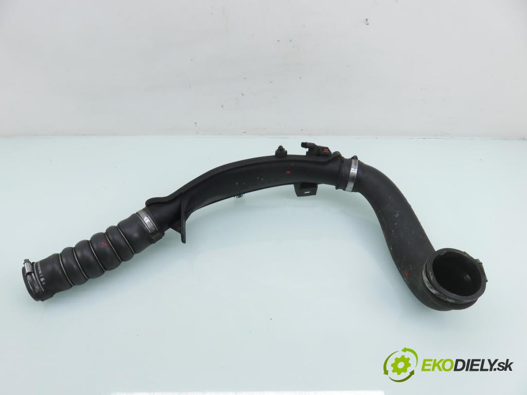 PEUGEOT 508 SW I (8E_) KOMBI 2011 115,00 1.6 THP - 5FV (EP6CDT) 1598,00 Rúra prívodu vzduchu 9680617780 ; 9656202480 ; 9684980180