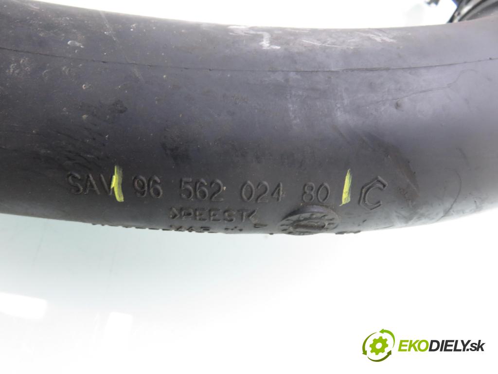 PEUGEOT 508 SW I (8E_) KOMBI 2011 115,00 1.6 THP - 5FV (EP6CDT) 1598,00 Rúra prívodu vzduchu 9680617780 ; 9656202480 ; 9684980180