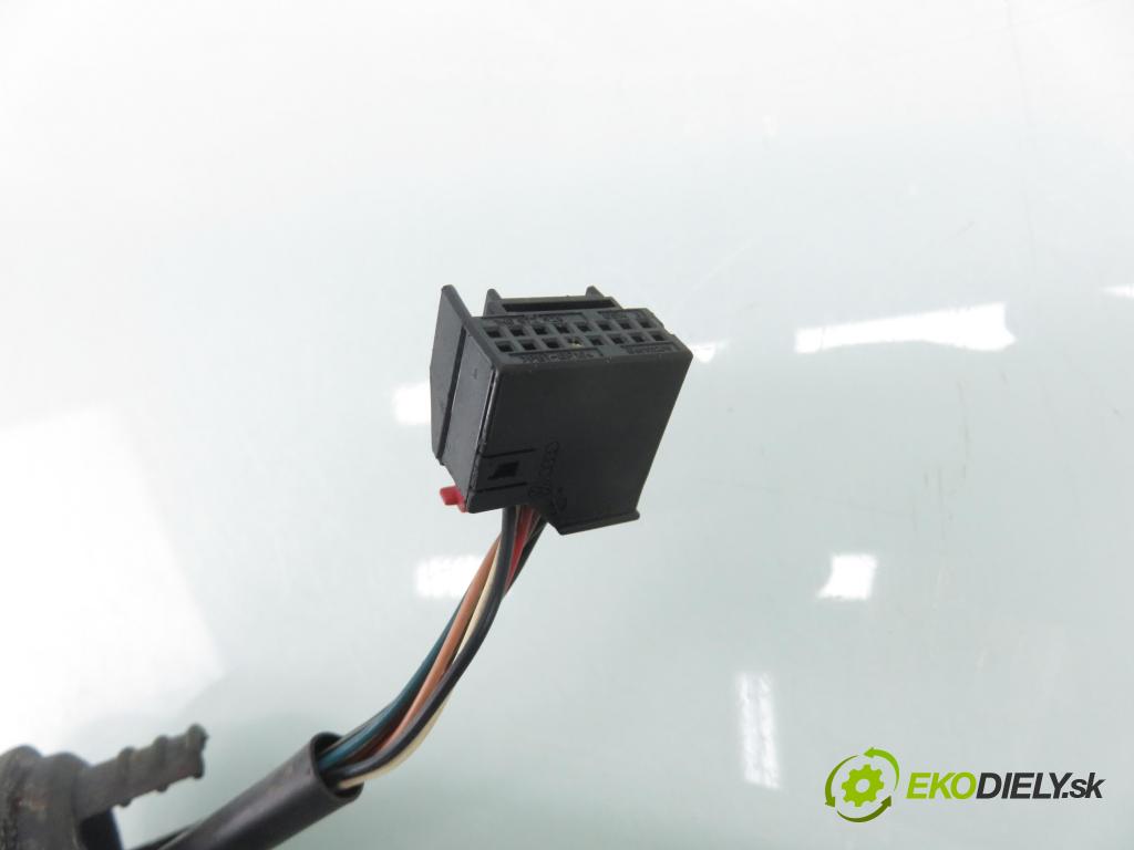 AUDI A3 (8P1) HB 2003 77,00 1.9 TDI PD 105 - BKC 1896,00 Spätné zrkadlo