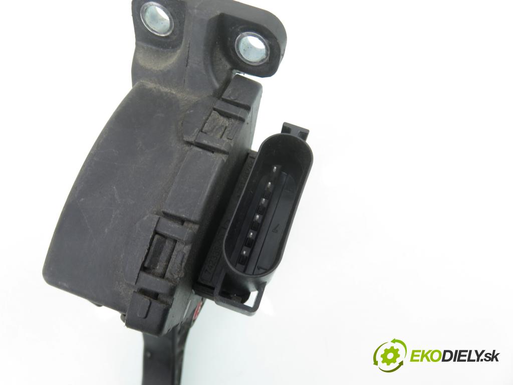 FORD FOCUS C-MAX (DM2) MINIVAN 2004 74,00 1.6 - HWDA 1596,00 potenciometr plynového pedálu 3M519F836AF ; 6PV0086411 (Potenciometr plynového pedálu)