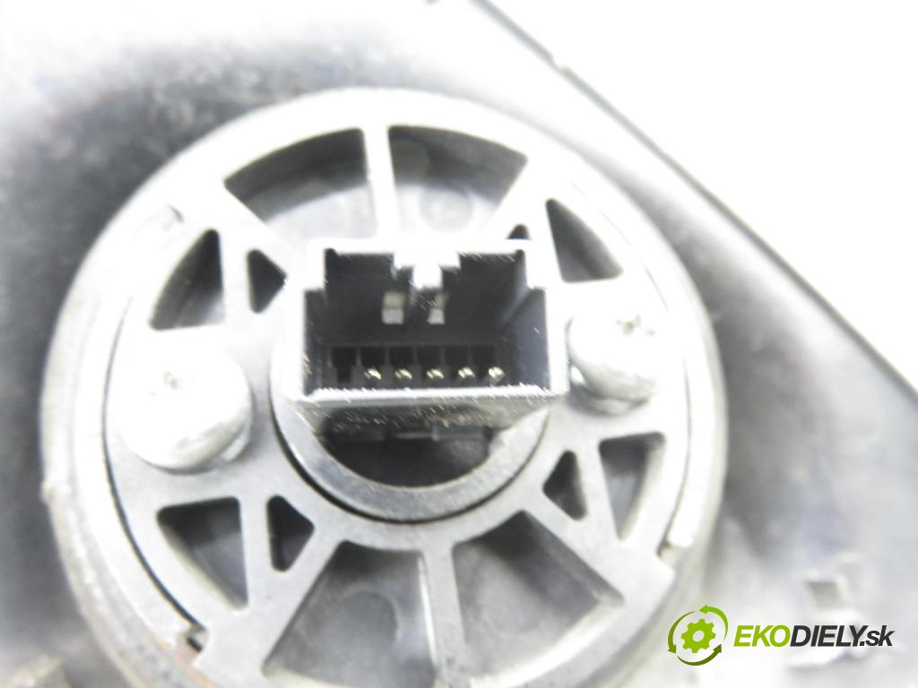 LAND ROVER FREELANDER (L314) SUV 1999 72,00 2.0 DI 4x4 - 20 T2N 1994,00 zpětné zrcátko LE