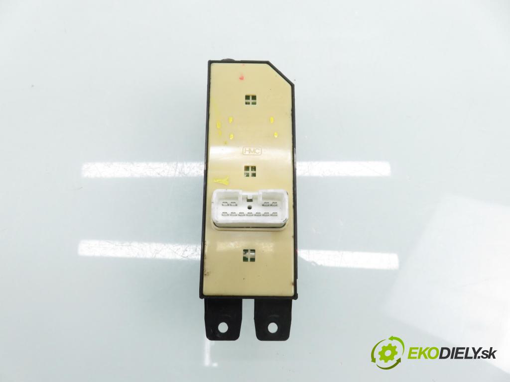 HYUNDAI SANTA FÉ I (SM) SUV 2004 127,00 2.7 V6 4x4 - G6BA 2656,00 Panel ovládania okien 9357026000 ; 9357026100