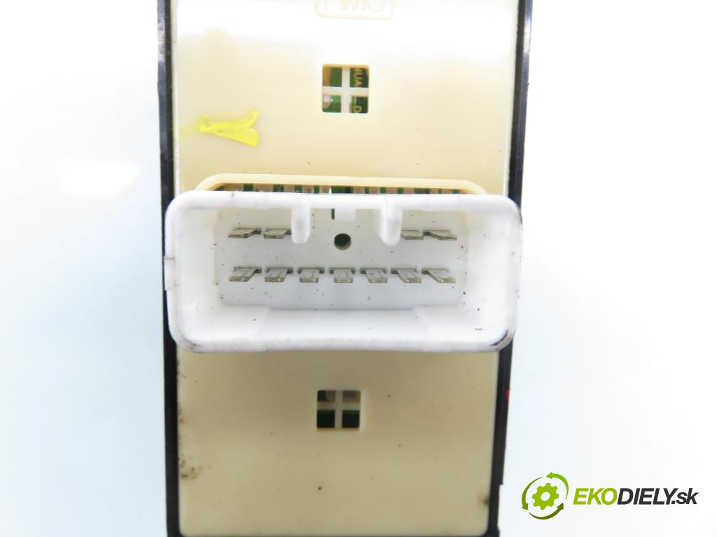 HYUNDAI SANTA FÉ I (SM) SUV 2004 127,00 2.7 V6 4x4 - G6BA 2656,00 Panel ovládania okien 9357026000 ; 9357026100