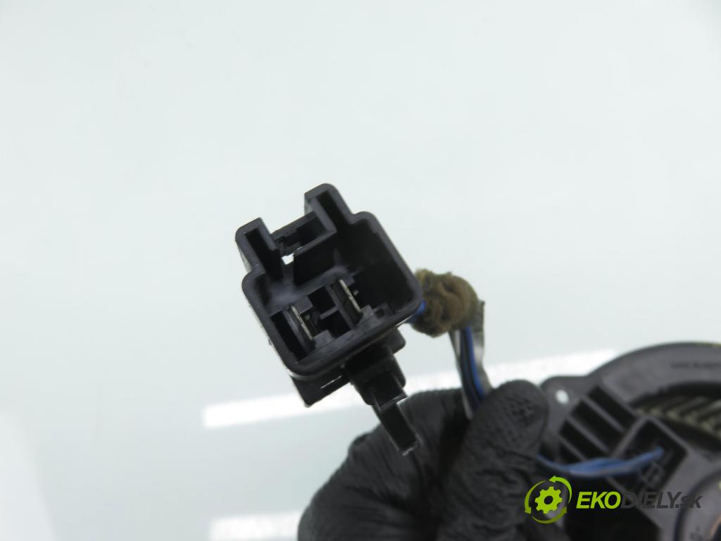 TOYOTA AVENSIS VERSO (_M2_) MINIVAN 2003 85,00 2.0 D (CLM20_) - 1CD-FTV 1995,00 Ventilátor vetráku 1940007340