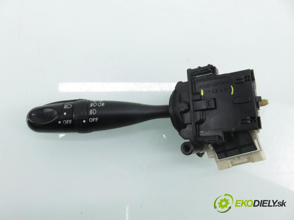 TOYOTA COROLLA kombi (_E12_) KOMBI 2004 66,00 2.0 D-4D (CDE120_) - 1CD-FTV 1995,00 / ŘAZENÍ / levá strana 1736481