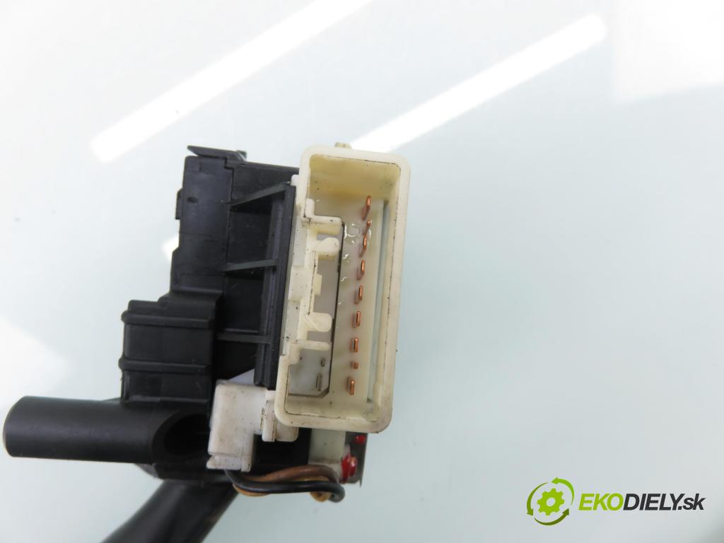 TOYOTA COROLLA kombi (_E12_) KOMBI 2004 66,00 2.0 D-4D (CDE120_) - 1CD-FTV 1995,00 / páčka ľavá strana 1736481