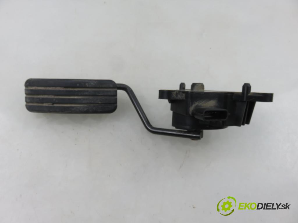 RENAULT SCENIC II (JM0/1_) MINIVAN 2003 88,00 1.9 dCi 120 - F9Q 812 1870,00 Potenciometer plynu 8200159647 (Potenciometer plynového pedálu)