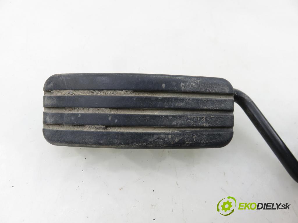 RENAULT SCENIC II (JM0/1_) MINIVAN 2003 88,00 1.9 dCi 120 - F9Q 812 1870,00 potenciometr plynového pedálu 8200159647 (Potenciometr plynového pedálu)