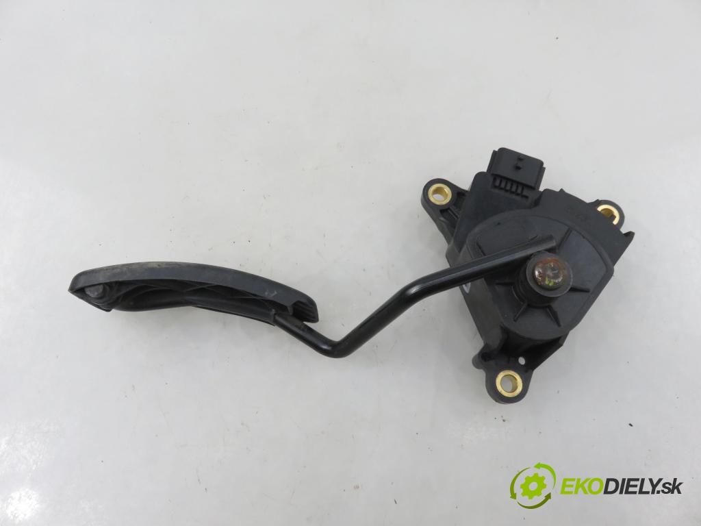 RENAULT SCENIC II (JM0/1_) MINIVAN 2003 88,00 1.9 dCi 120 - F9Q 812 1870,00 potenciometr plynového pedálu 8200159647 (Potenciometr plynového pedálu)