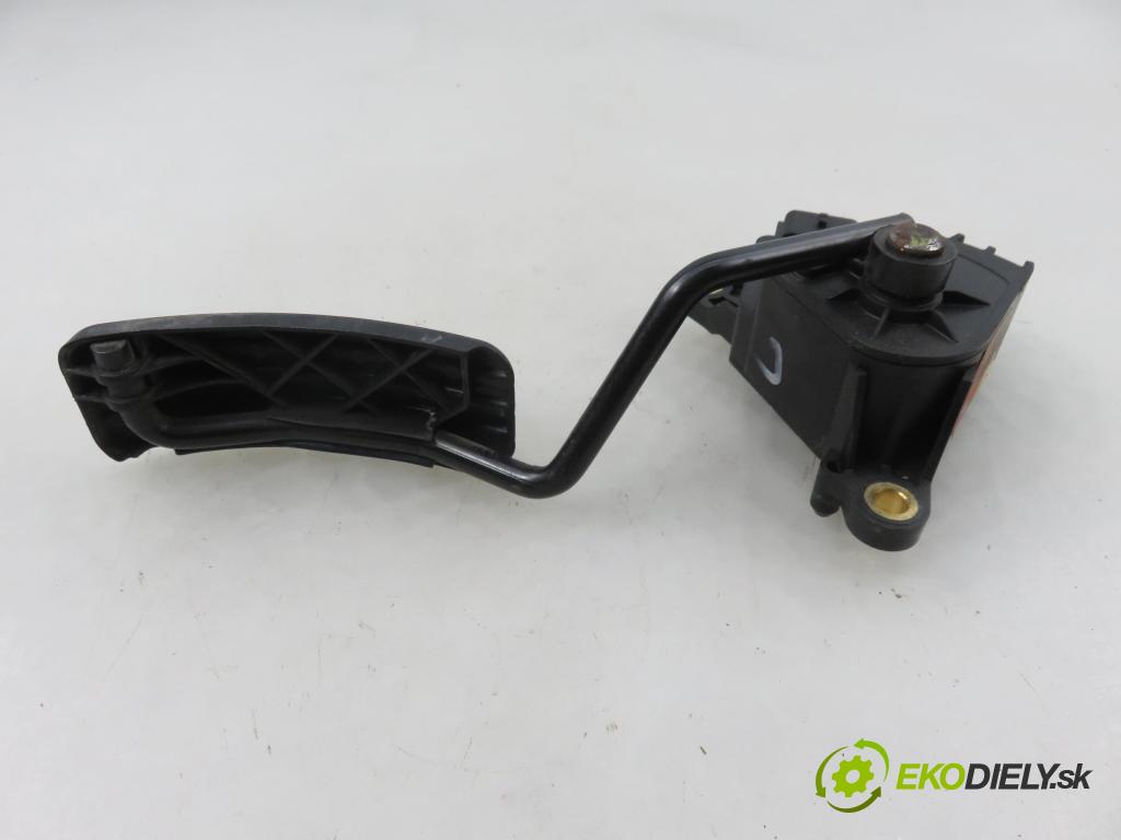 RENAULT SCENIC II (JM0/1_) MINIVAN 2003 88,00 1.9 dCi 120 - F9Q 812 1870,00 potenciometr plynového pedálu 8200159647 (Potenciometr plynového pedálu)