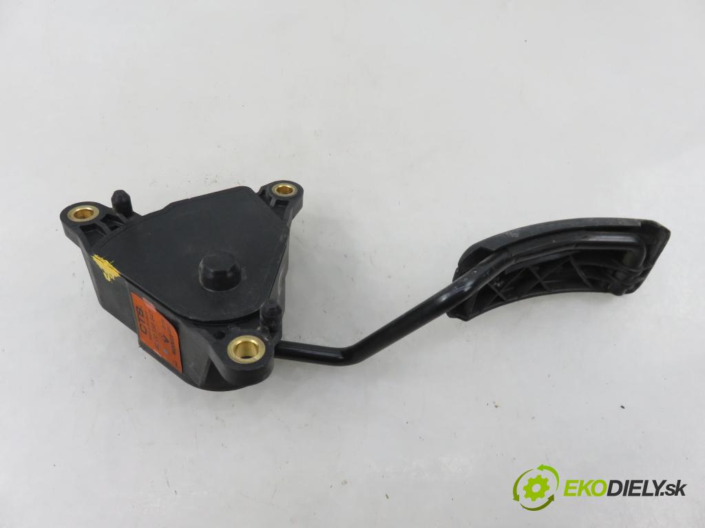 RENAULT SCENIC II (JM0/1_) MINIVAN 2003 88,00 1.9 dCi 120 - F9Q 812 1870,00 potenciometr plynového pedálu 8200159647 (Potenciometr plynového pedálu)