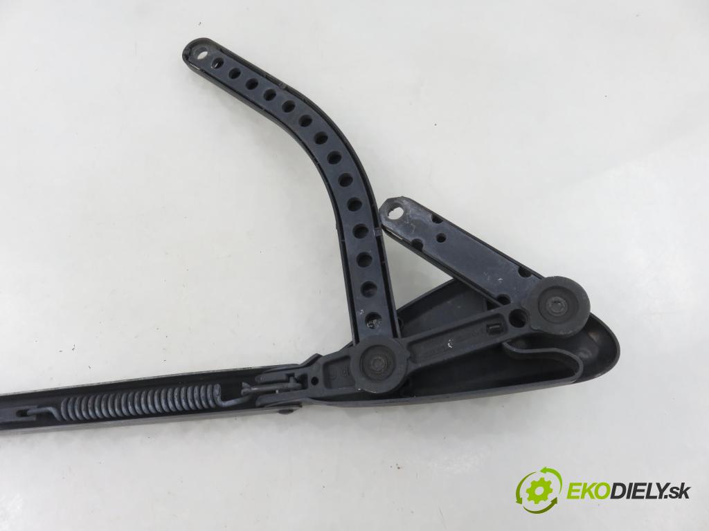 RENAULT SCENIC II (JM0/1_) MINIVAN 2003 88,00 1.9 dCi 120 - F9Q 812 1870,00 RAMENO: stierače PP 8200113231