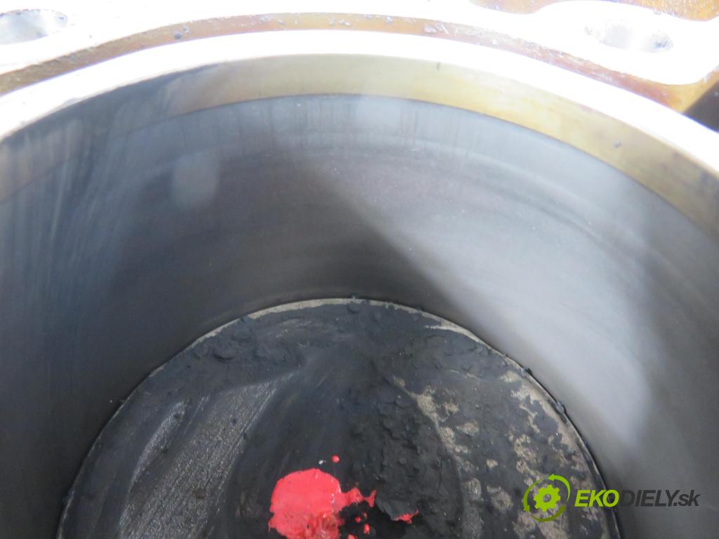 PEUGEOT 508 SW I (8E_) KOMBI 2011 115,00 1.6 THP - 5FV (EP6CDT) 1598,00 JEDNOTKA: motora 5F02 ; 5FV (Blok motoru)