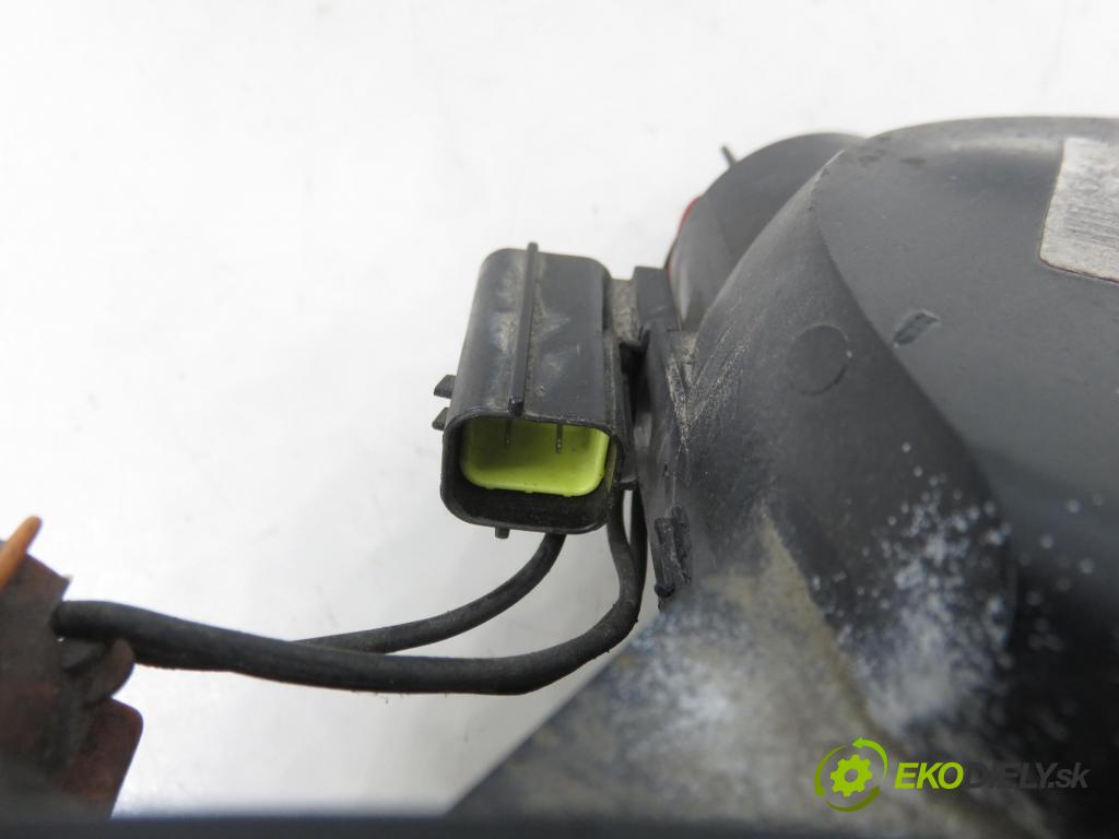 LAND ROVER FREELANDER (L314) SUV 1999 72,00 2.0 DI 4x4 - 20 T2N 1994,00 světlo mlhové ZADNÍ: