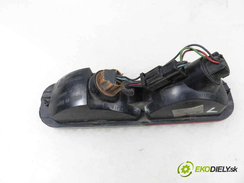 LAND ROVER FREELANDER (L314) SUV 1999 72,00 2.0 DI 4x4 - 20 T2N 1994,00 světlo mlhové ZADNÍ: