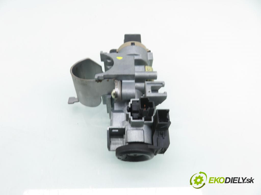 MAZDA 2 (DY) HB 2004 59,00 1.4 - FXJA 1388,00 spinačka / zámky VP2ALF15607AC