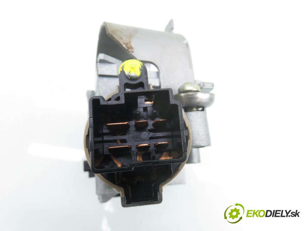 MAZDA 2 (DY) HB 2004 59,00 1.4 - FXJA 1388,00 spinačka / zámky VP2ALF15607AC