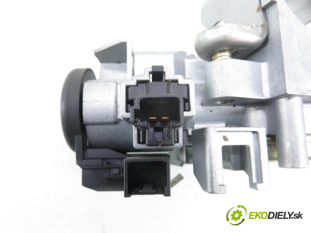 MAZDA 2 (DY) HB 2004 59,00 1.4 - FXJA 1388,00 spinačka / zámky VP2ALF15607AC