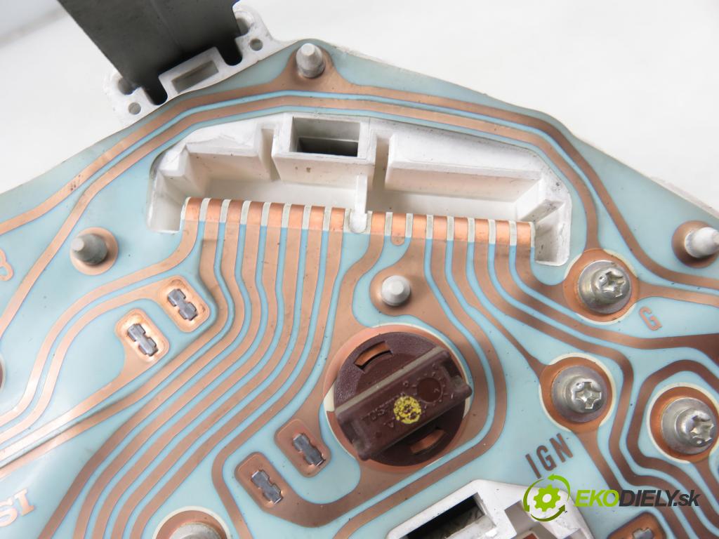 LAND ROVER FREELANDER (L314) SUV 1999 72,00 2.0 DI 4x4 - 20 T2N 1994,00 Prístrojovka elektrický LR0008004