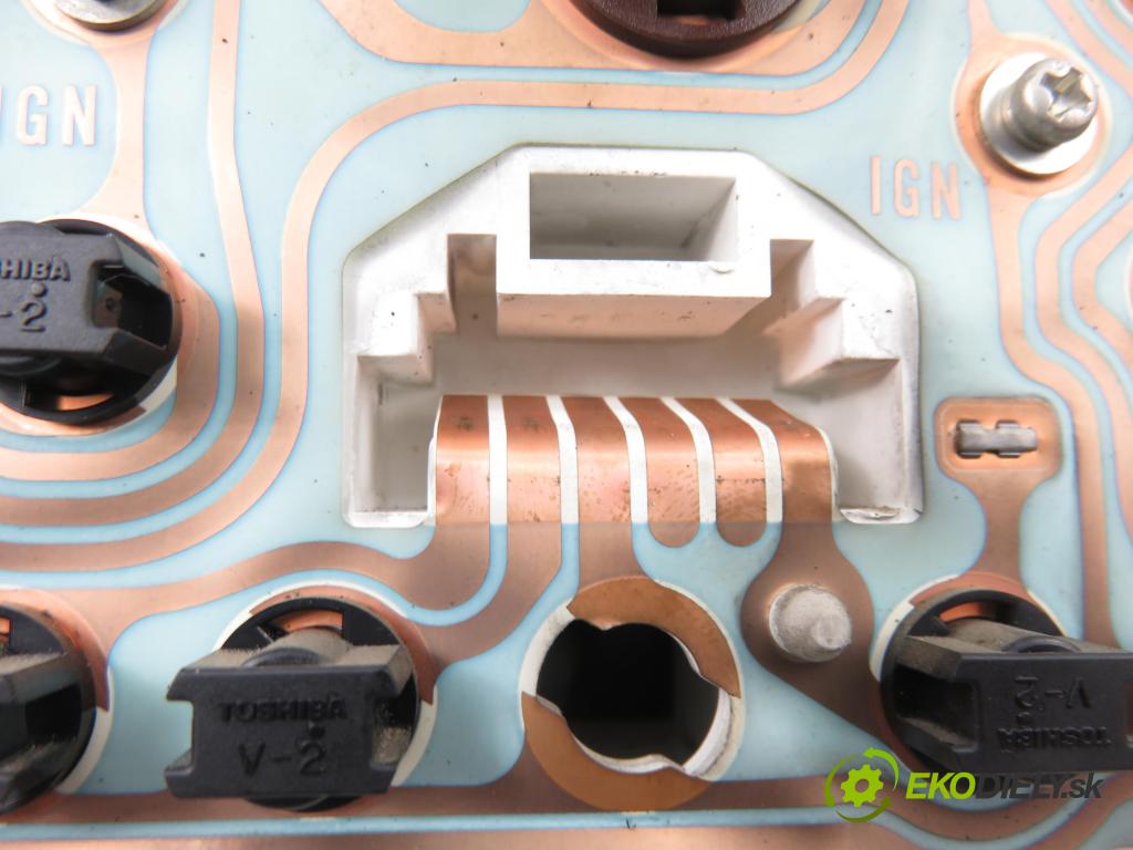 LAND ROVER FREELANDER (L314) SUV 1999 72,00 2.0 DI 4x4 - 20 T2N 1994,00 Prístrojovka elektrický LR0008004