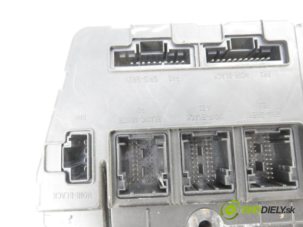 RENAULT SCENIC II (JM0/1_) MINIVAN 2003 88,00 1.9 dCi 120 - F9Q 812 1870,00 MODUL BSI 8200306435 ; S118400320C