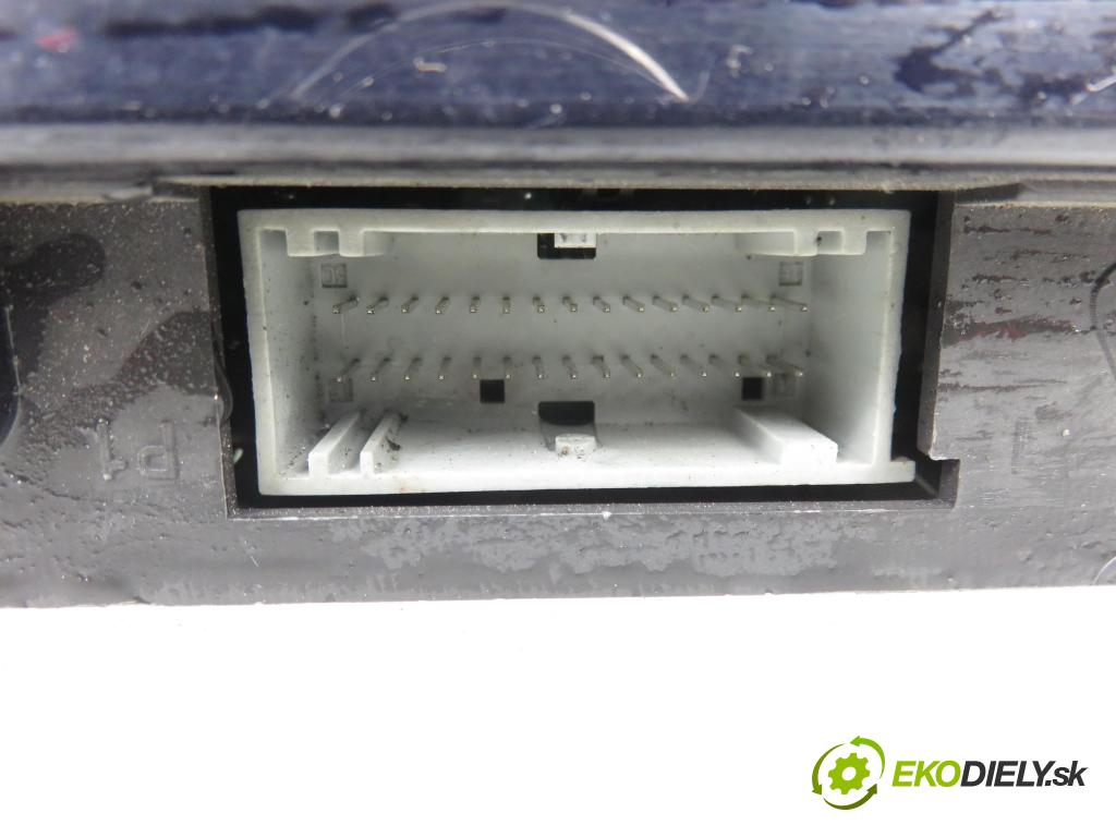 RENAULT SCENIC II (JM0/1_) MINIVAN 2003 88,00 1.9 dCi 120 - F9Q 812 1870,00 Prístrojovka elektrický P8200353671C