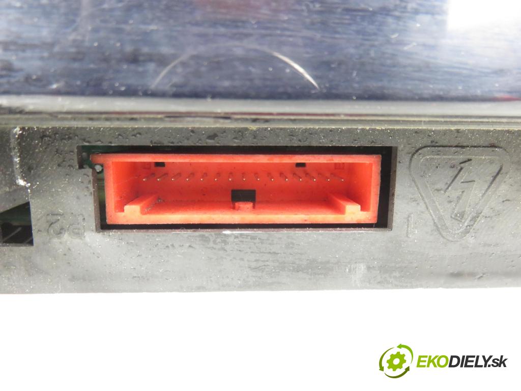 RENAULT SCENIC II (JM0/1_) MINIVAN 2003 88,00 1.9 dCi 120 - F9Q 812 1870,00 Prístrojovka elektrický P8200353671C