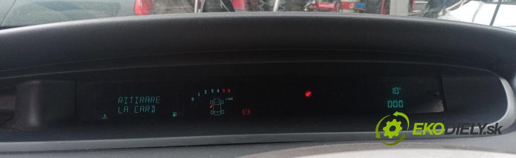 RENAULT SCENIC II (JM0/1_) MINIVAN 2003 88,00 1.9 dCi 120 - F9Q 812 1870,00 Prístrojovka elektrický P8200353671C