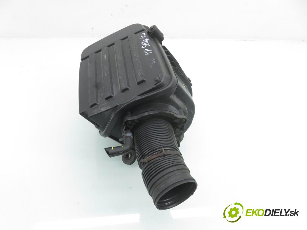 VW PASSAT B6 (3C2) SEDAN 2005 110,00 2.0 FSI - BLR 1984,00 obal filtra vzduchu 3C0129601AC ; 3C0129607S (Kryt vzduchového filtru)