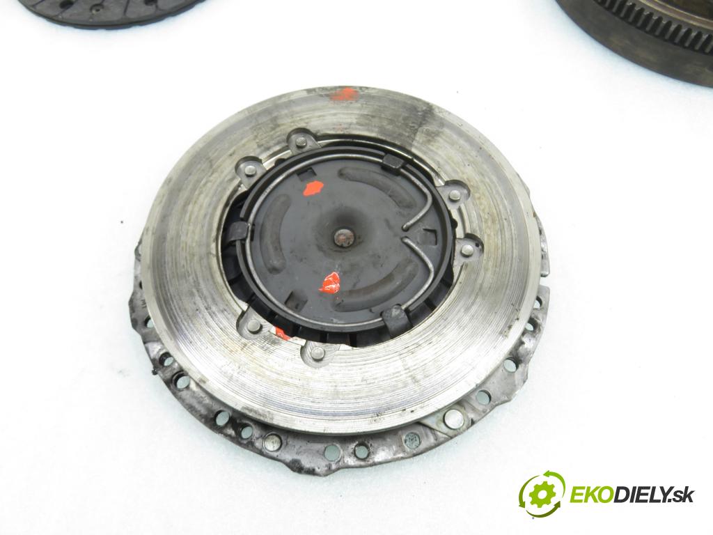 VW GOLF IV (1J1) HB 2003 55,00 1.4 16V - BCA 1390,00 Koleso zotrvačník 027105273D ; 320028610