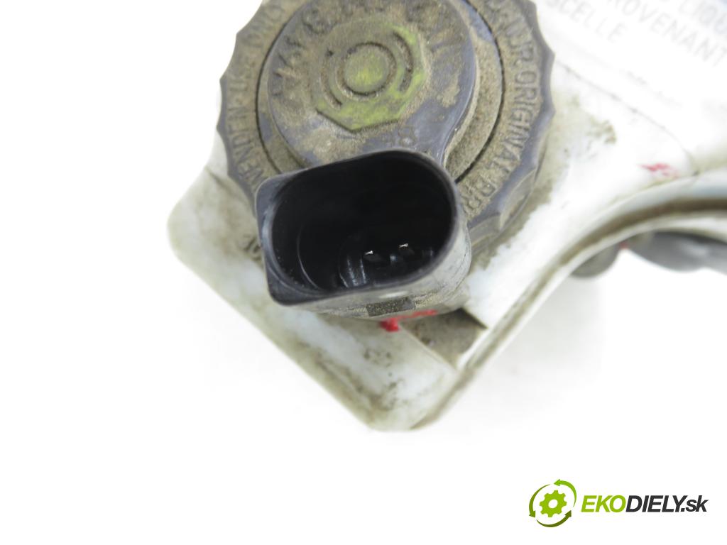 VW TIGUAN (5N_) SUV 2008 103,00 2.0 TDI 4motion - CBAB 1968,00 Posilovač 3C1614105AH ; 03787440014 (Servočerpadlo)