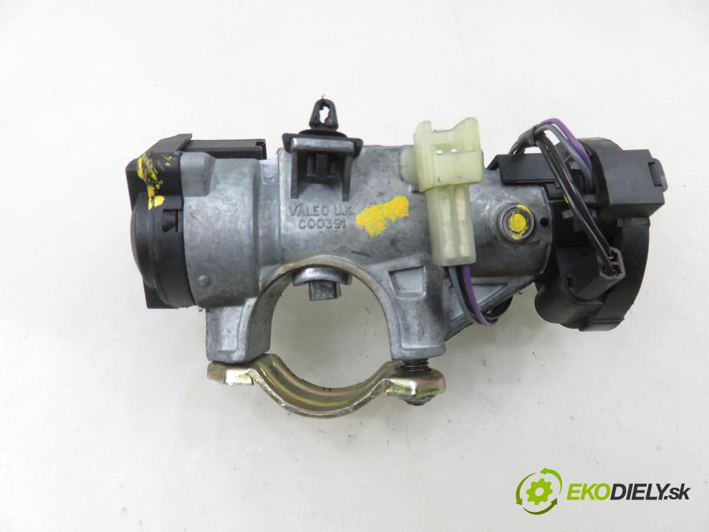 LAND ROVER FREELANDER (L314) SUV 1999 72,00 2.0 DI 4x4 - 20 T2N 1994,00 spinačka 53873175 (Spínacia skrinka)