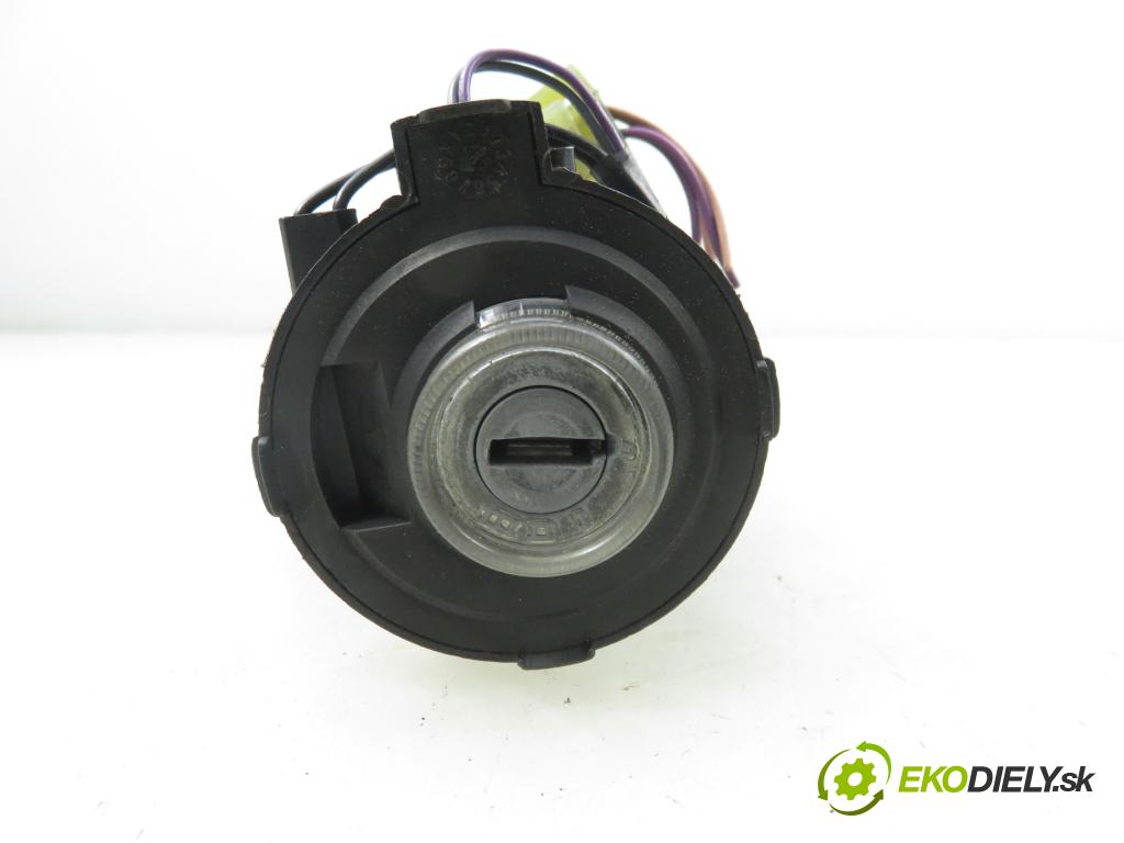 LAND ROVER FREELANDER (L314) SUV 1999 72,00 2.0 DI 4x4 - 20 T2N 1994,00 spínačka 53873175 (Spínací skříňka)