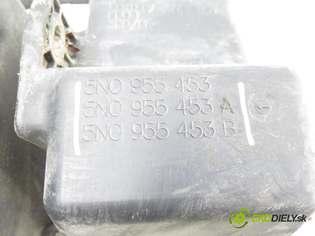 VW TIGUAN (5N_) SUV 2008 103,00 2.0 TDI 4motion - CBAB 1968,00 Nádržka ostrekovačov 5N0955453A ; 5N0955453 ; 5N0955453B (Kľučka dverí ostatné)