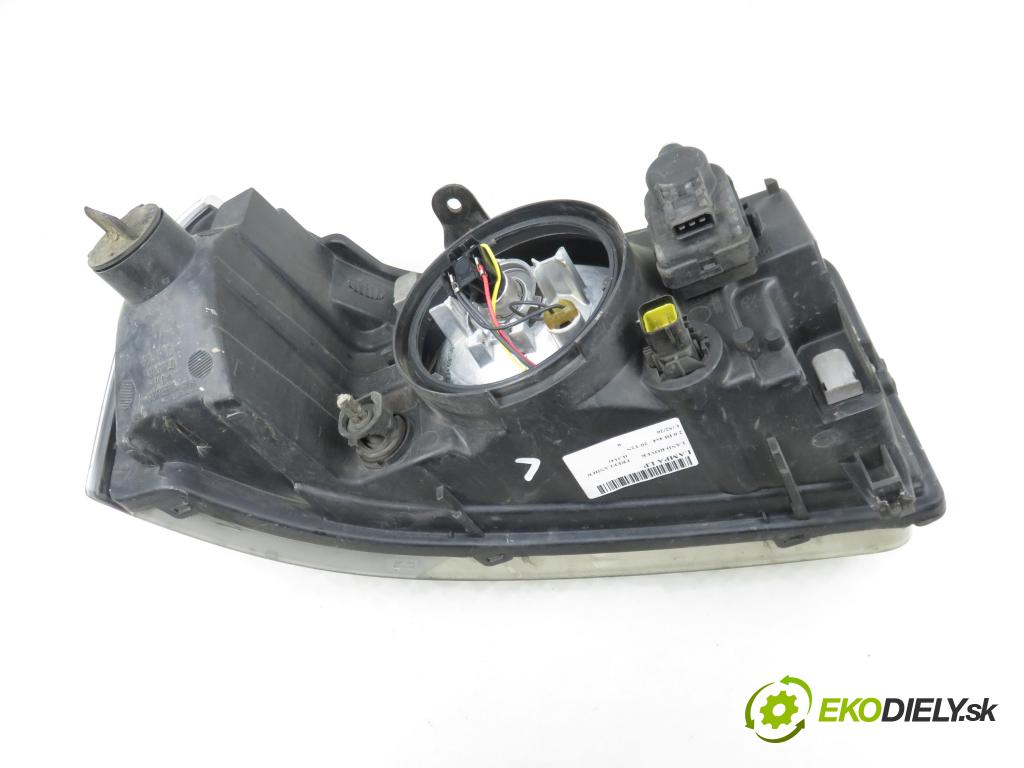 LAND ROVER FREELANDER (L314) SUV 1999 72,00 2.0 DI 4x4 - 20 T2N 1994,00 Svetlo LP