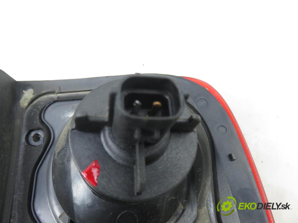 LAND ROVER FREELANDER (L314) SUV 1999 72,00 2.0 DI 4x4 - 20 T2N 1994,00 Svetlo ľavé zadné AMR4002