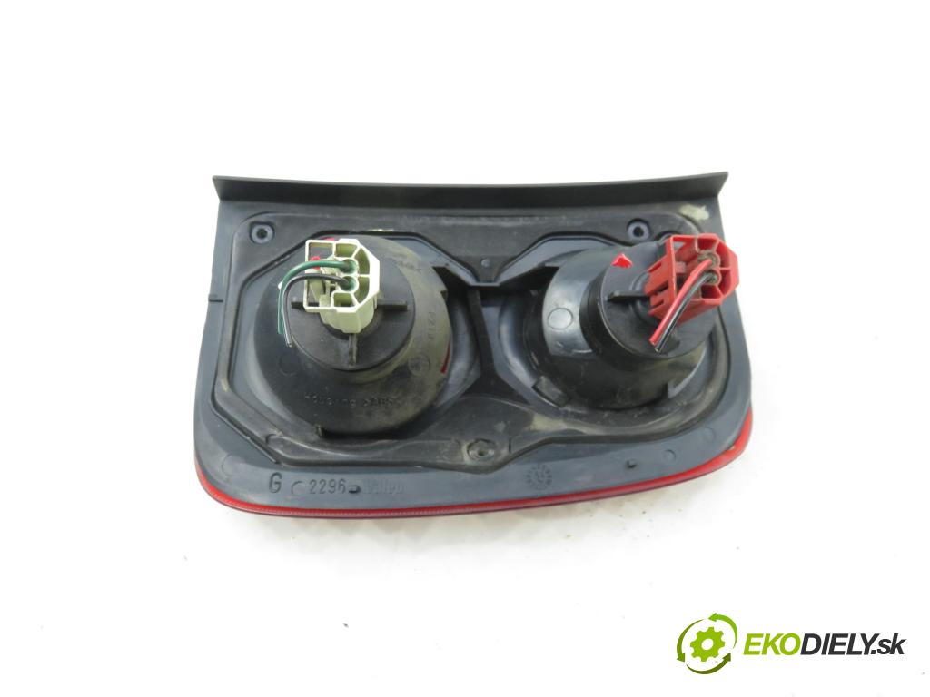 LAND ROVER FREELANDER (L314) SUV 1999 72,00 2.0 DI 4x4 - 20 T2N 1994,00 Svetlo ľavé zadné AMR4002