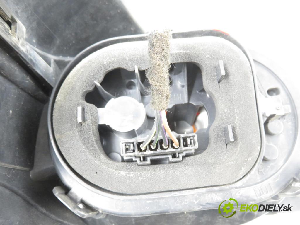 VW TIGUAN (5N_) SUV 2008 103,00 2.0 TDI 4motion - CBAB 1968,00 Svetlo pravé zadné 5N0945096H