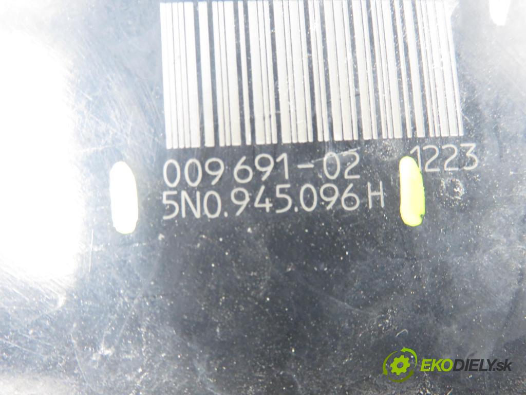 VW TIGUAN (5N_) SUV 2008 103,00 2.0 TDI 4motion - CBAB 1968,00 Svetlo pravé zadné 5N0945096H