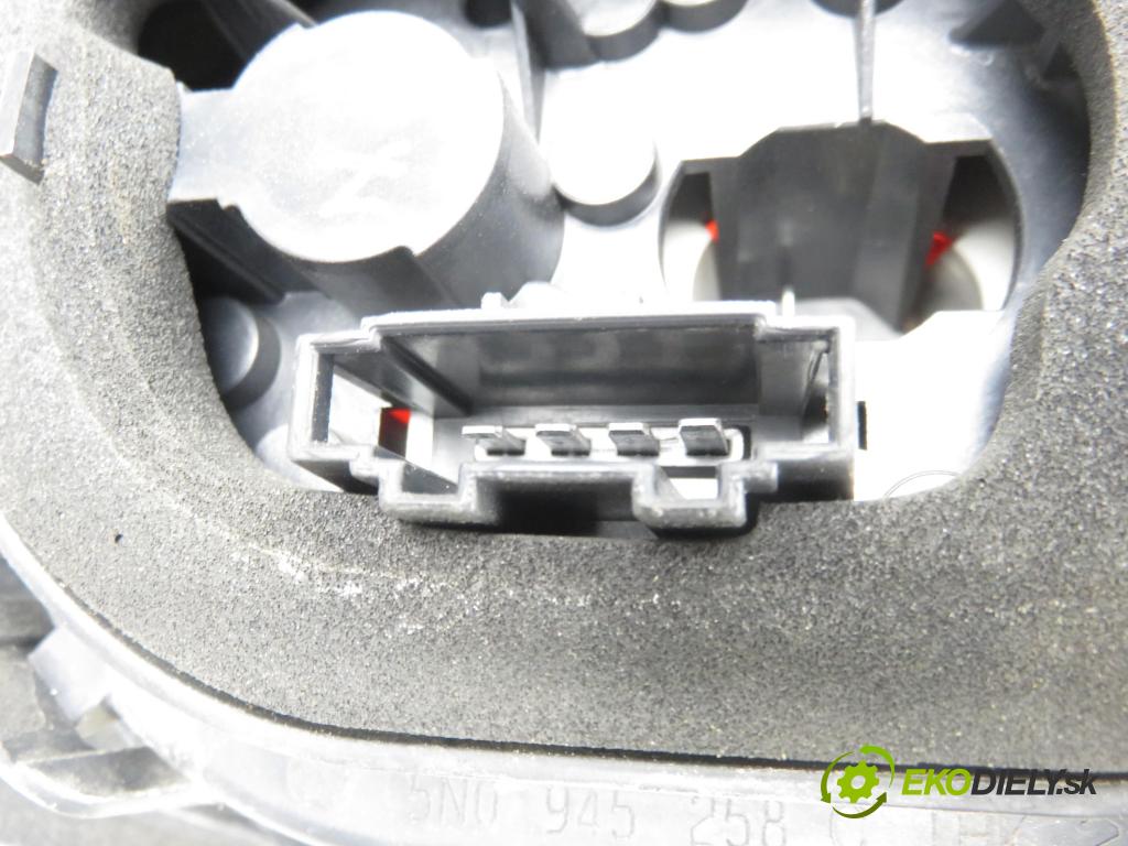 VW TIGUAN (5N_) SUV 2008 103,00 2.0 TDI 4motion - CBAB 1968,00 Svetlo pravé zadné 5N0945096H