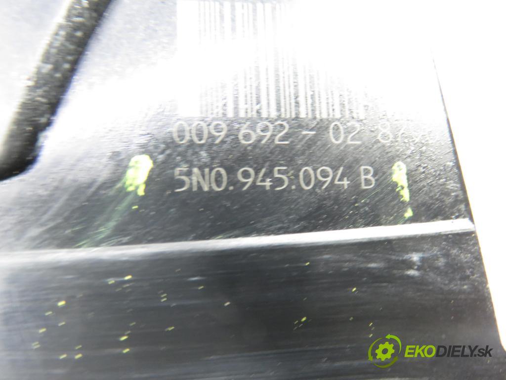 VW TIGUAN (5N_) SUV 2008 103,00 2.0 TDI 4motion - CBAB 1968,00 Svetlo pravé zadné kufor 5N0945094B