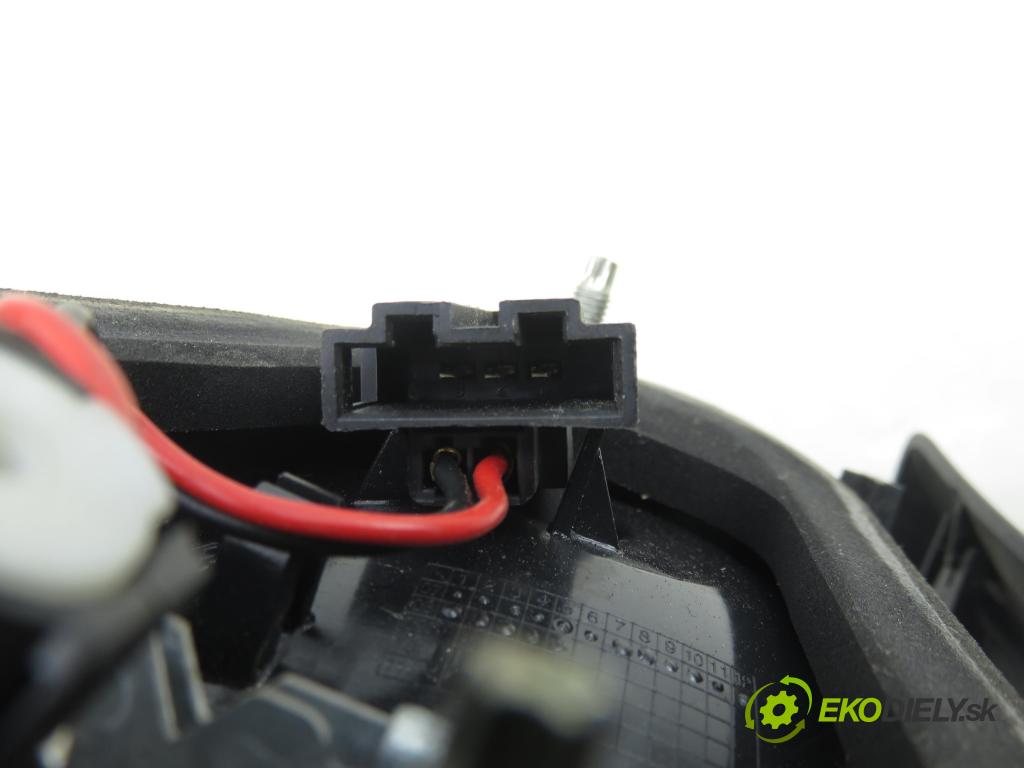 VW TIGUAN (5N_) SUV 2008 103,00 2.0 TDI 4motion - CBAB 1968,00 Svetlo ľavé zadné kufor 5N0945093B