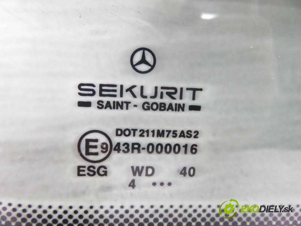 MERCEDES-BENZ VIANO (W639) VAN 2004 110,00 CDI 2.2 150 - OM 646.982 2148,00 Okno dverí pravé zadné sklápacie
