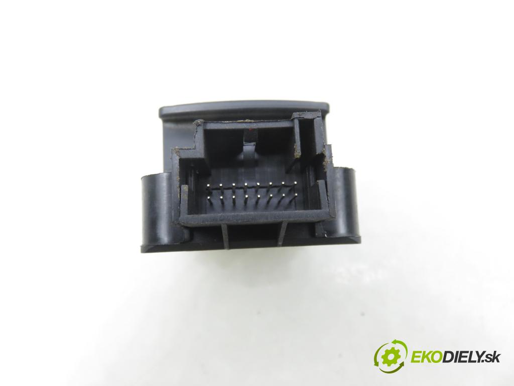 VW TIGUAN (5N_) SUV 2008 103,00 2.0 TDI 4motion - CBAB 1968,00 vypínač brzdy MANUÁLNY: